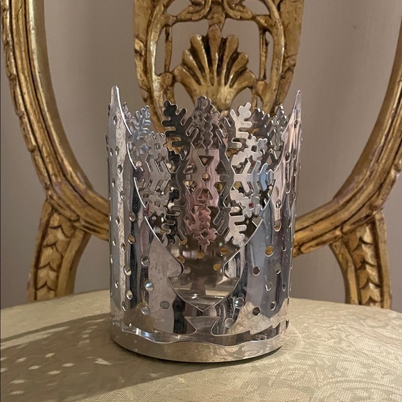 Slatkin & Co. Other - Silver Snowflake Candle Holder by Slatkin & Co.